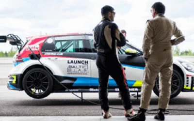 WE ARE PROUD SPONSORS OF ONE OF THE CIRCUIT RACE TEAMS